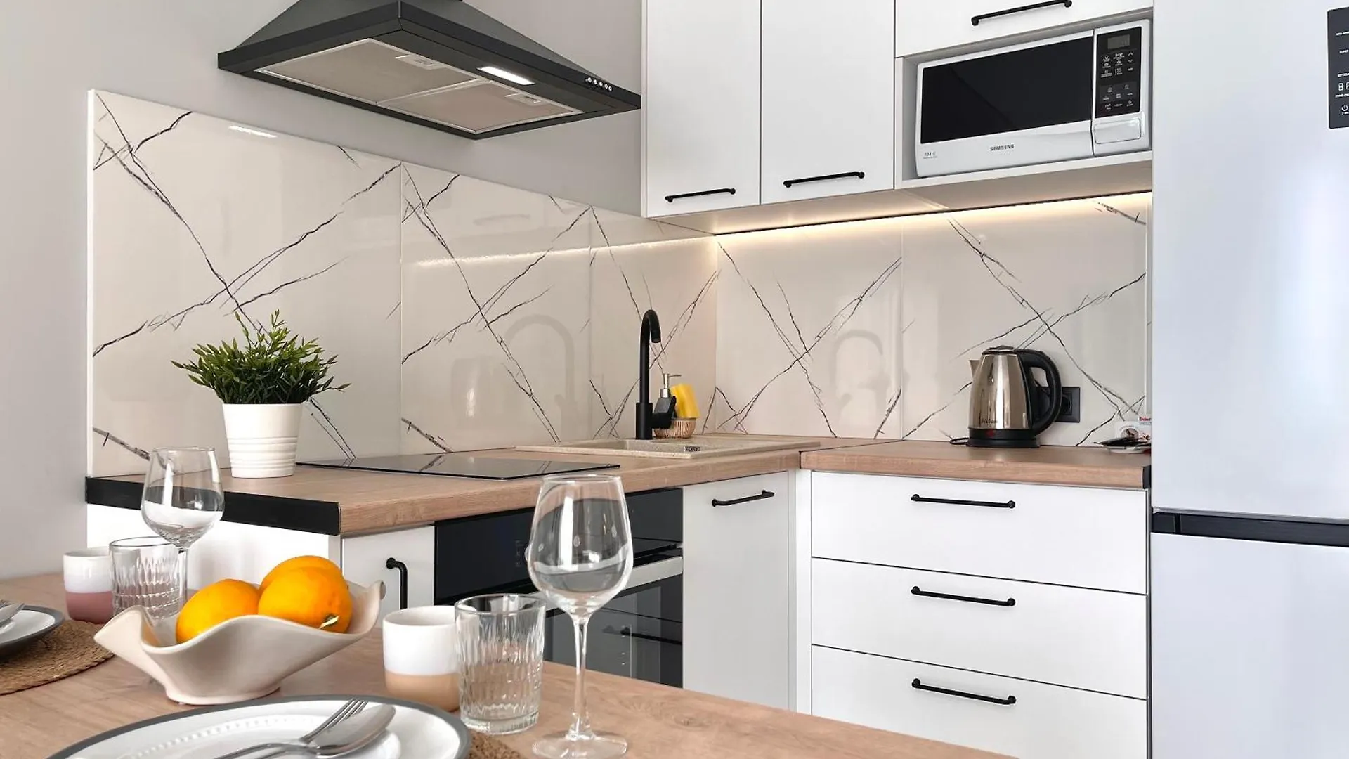 White Apartment On Shartava Avenue Batumi