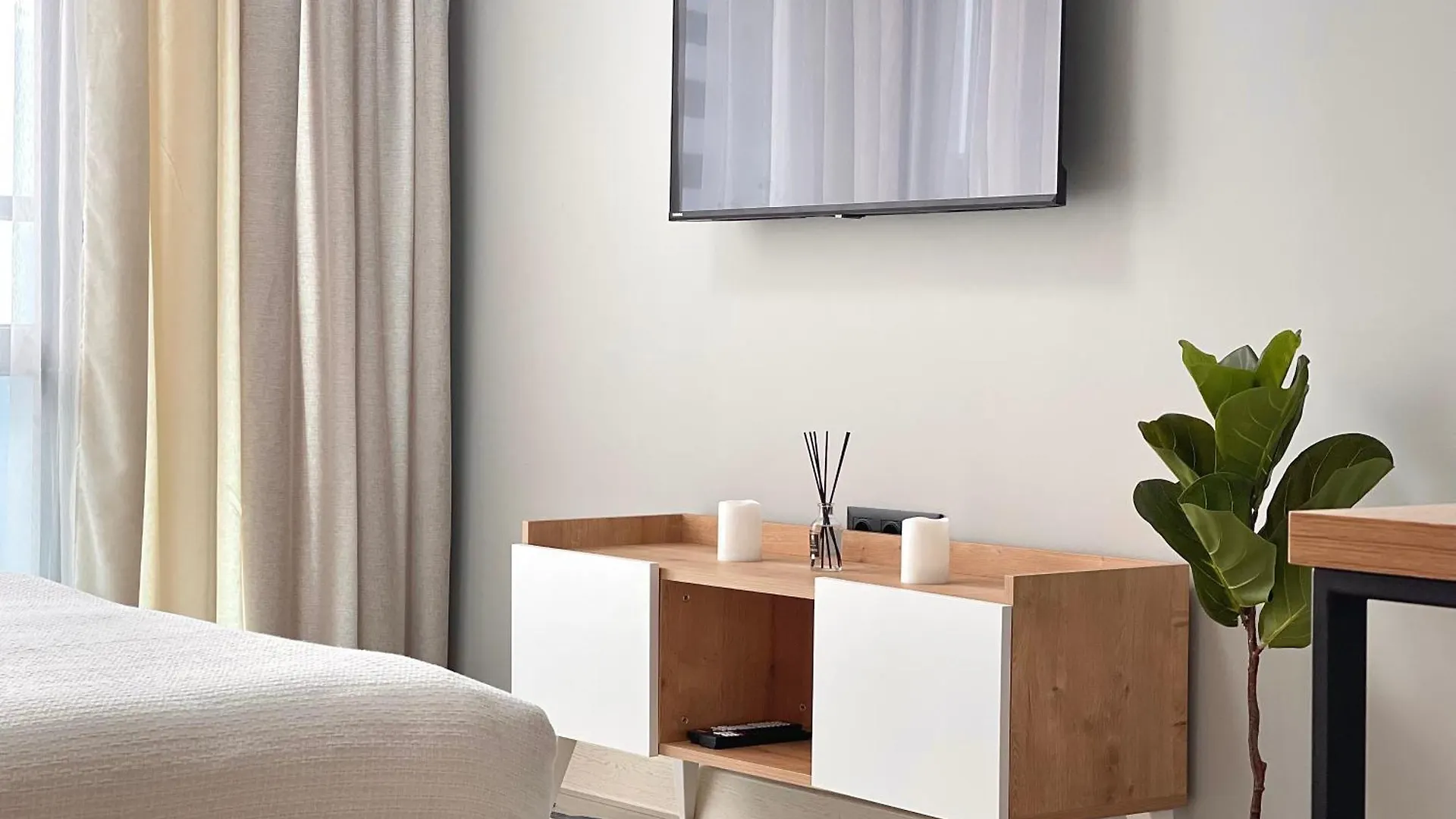 White Apartment On Shartava Avenue Batumi 0*,  Georgien