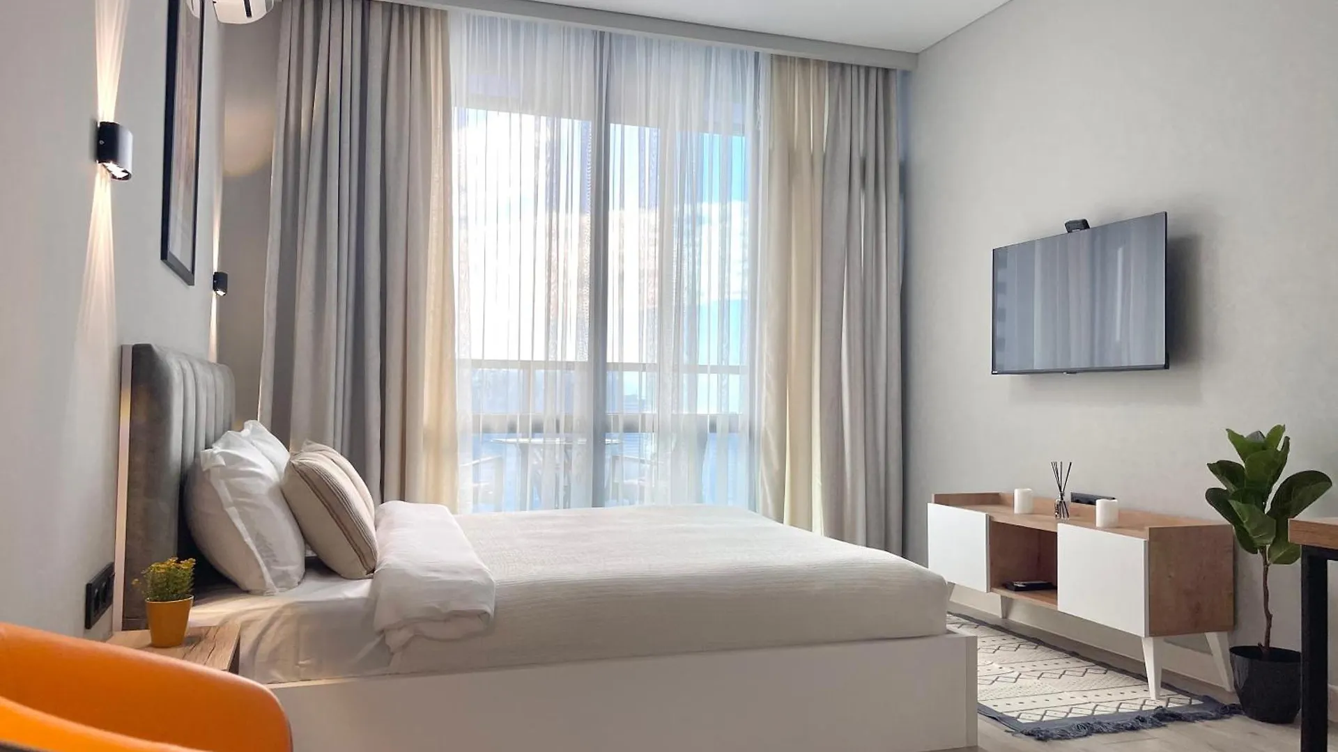White Apartment On Shartava Avenue Batumi Georgien
