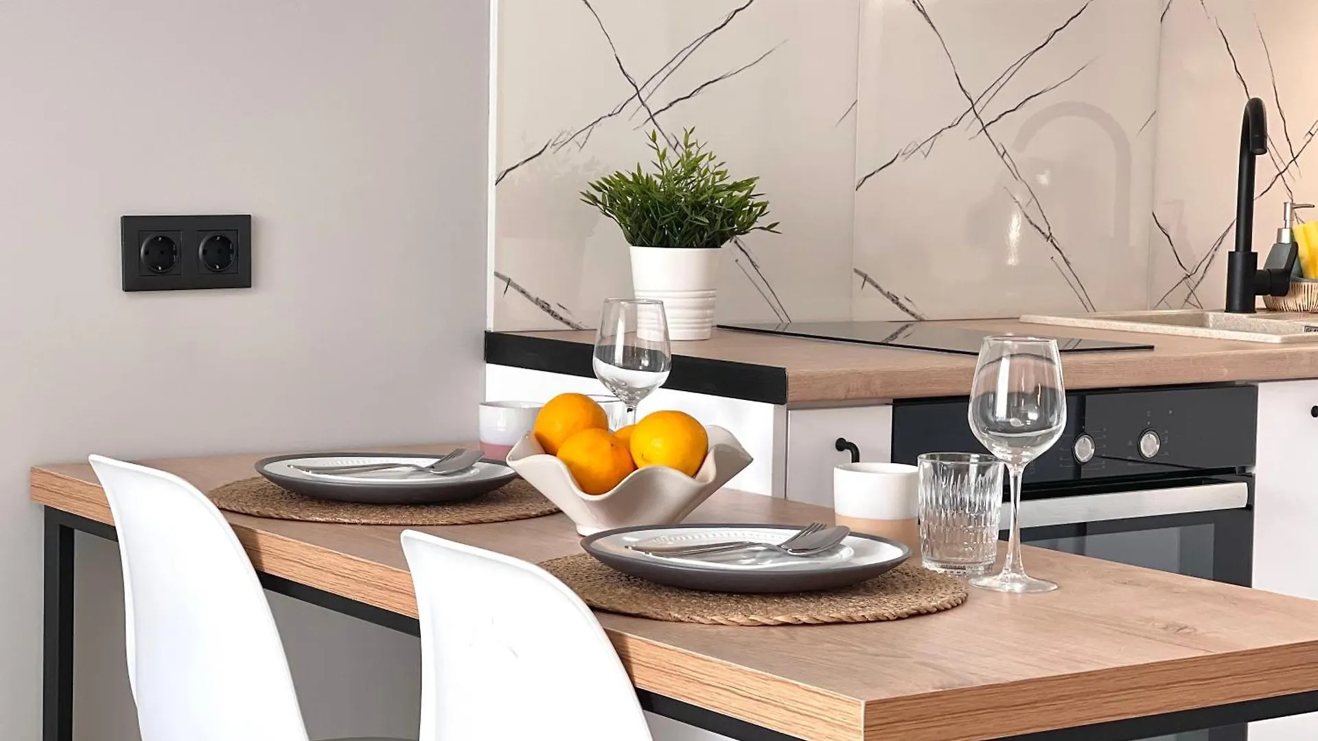 White Apartment On Shartava Avenue Batumi 0*,